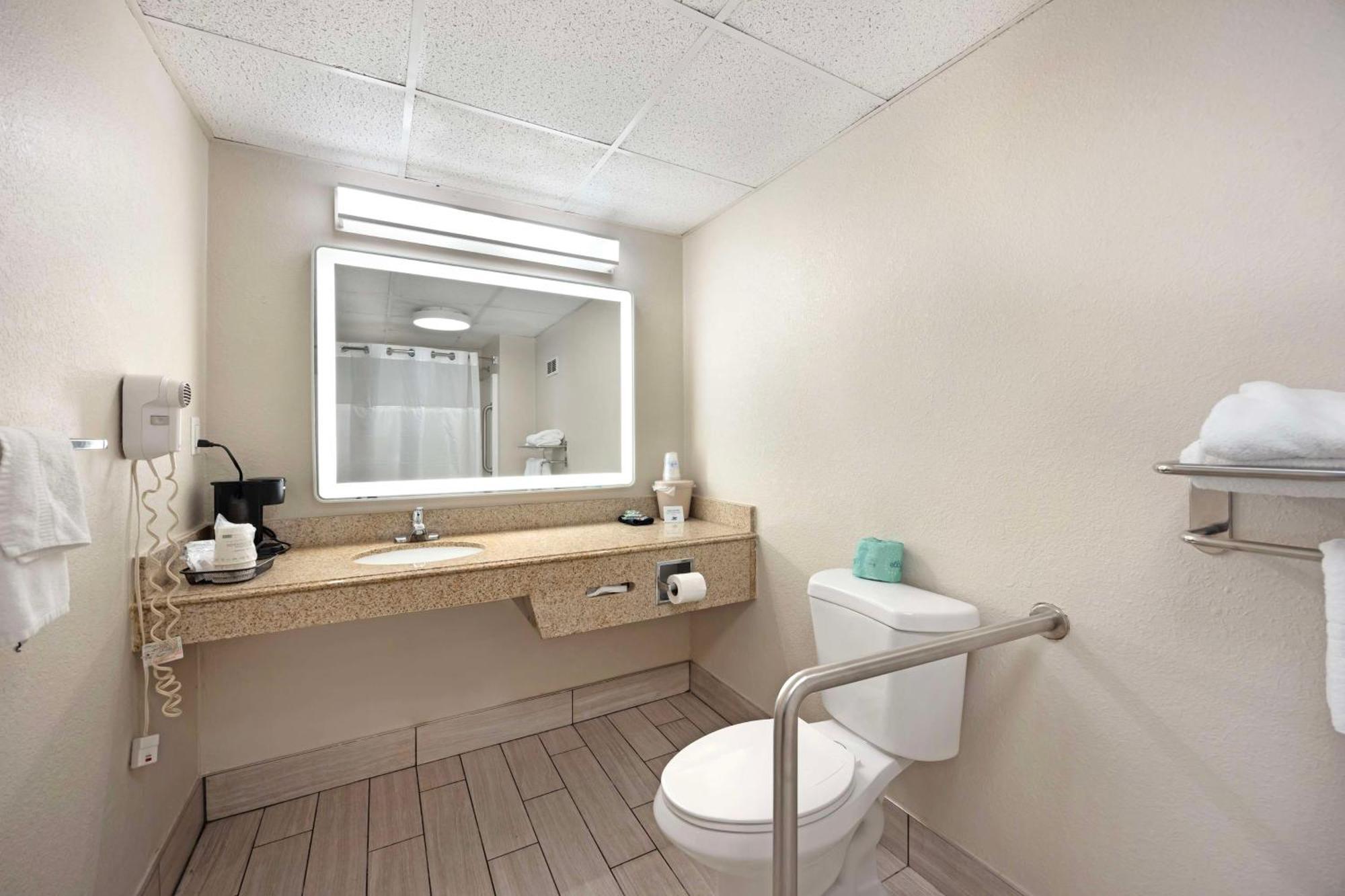 Best Western Dickson Exterior photo